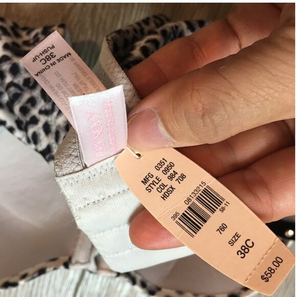 NWT Victoria's Secret's Leopard studded Bra Style 0950 Black and White Size 38C - Picture 4 of 6